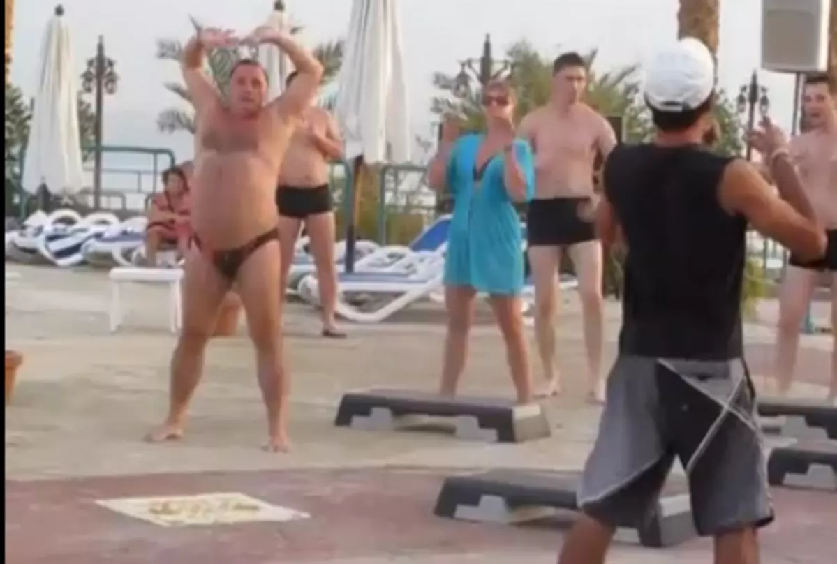 Guy Dances in Speedo Outshines Exercise Class [VIDEO]