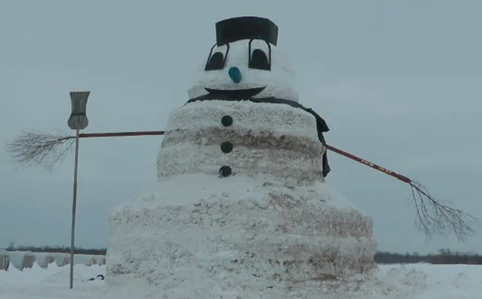 Man Builds 50-Foot Snowman in Minnesota Because Why Not [VIDEO]