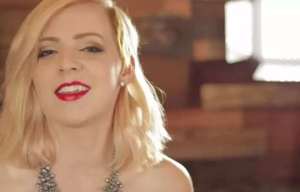 These Acoustic Covers Of Iggy Azalea Songs May Be Better Than The Originals [VIDEO]