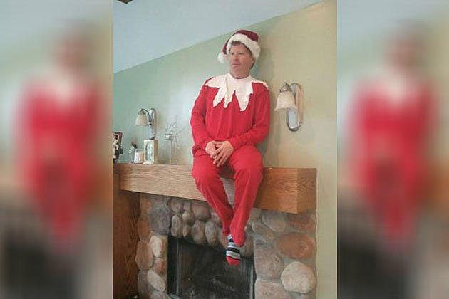 Man Advertises His Services as Real-Life &#8216;Elf on the Shelf&#8217;