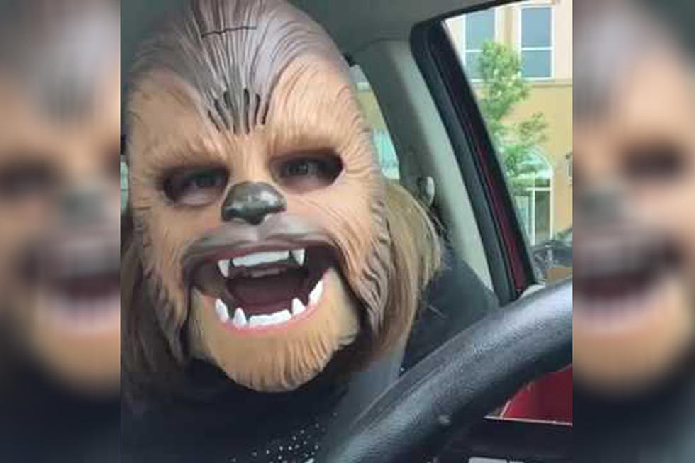 Mom’s Contagious Laugh Goes Viral After She Loses it Over Chewbacca Mask