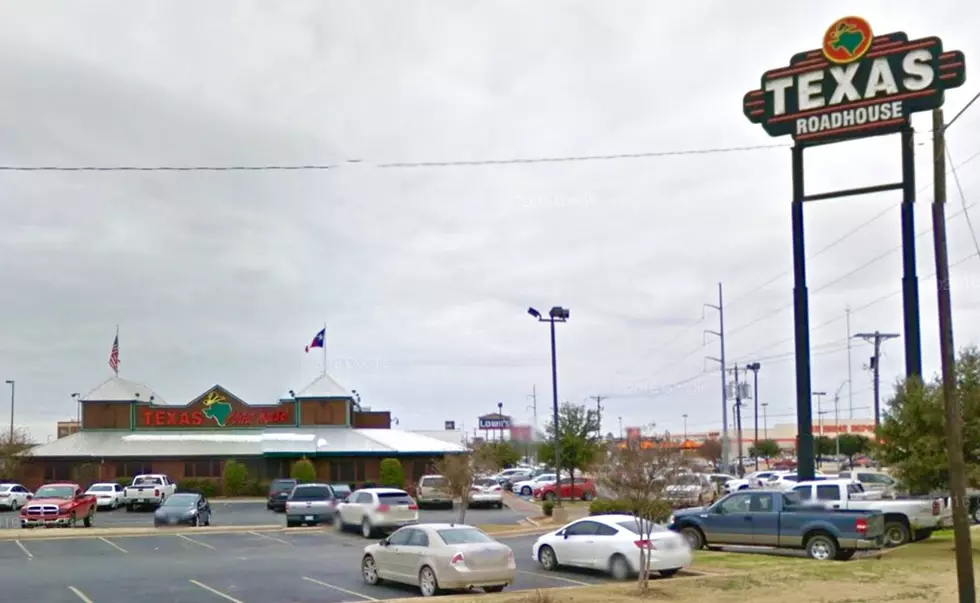 Wichita Falls Server Saves Heart Attack Victim’s Life at Texas Roadhouse