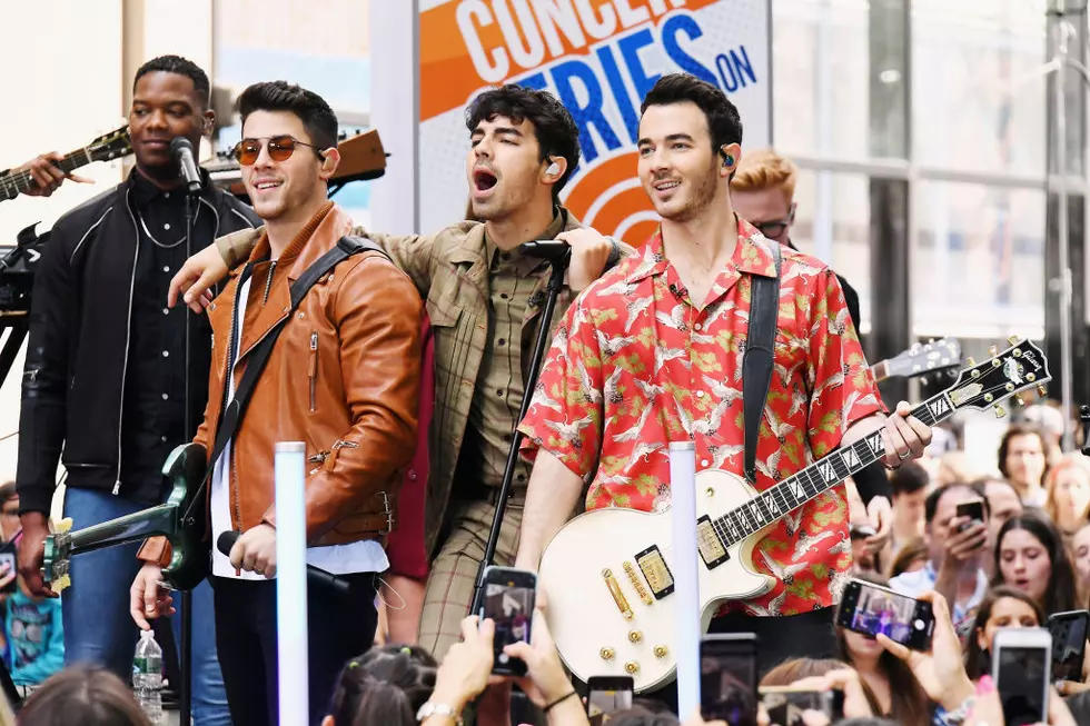 Jonas Brothers Feeling Cool at the Top of Texoma’s Six Pack