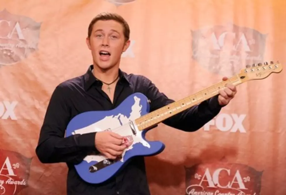 Scotty McCreery Sings Christmas Songs