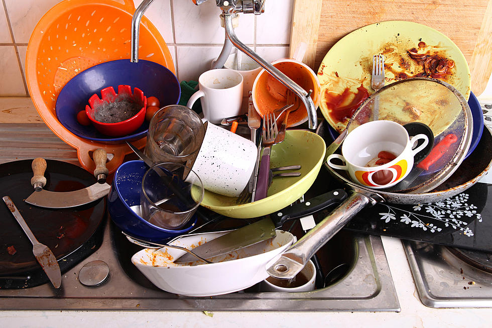 Who Does the Dishes on National No Dirty Dishes Day