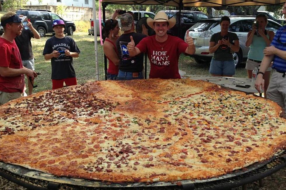 You Won't Believe The Size of this Awesome Texas Pizza