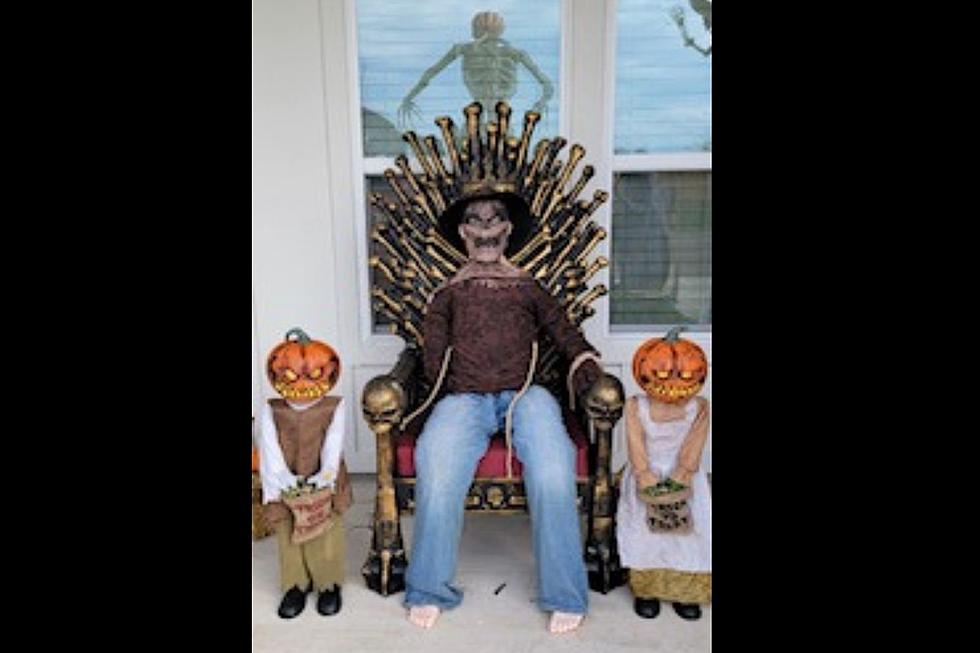 Check Out This Killer Victoria Family Who Wins At Halloweening