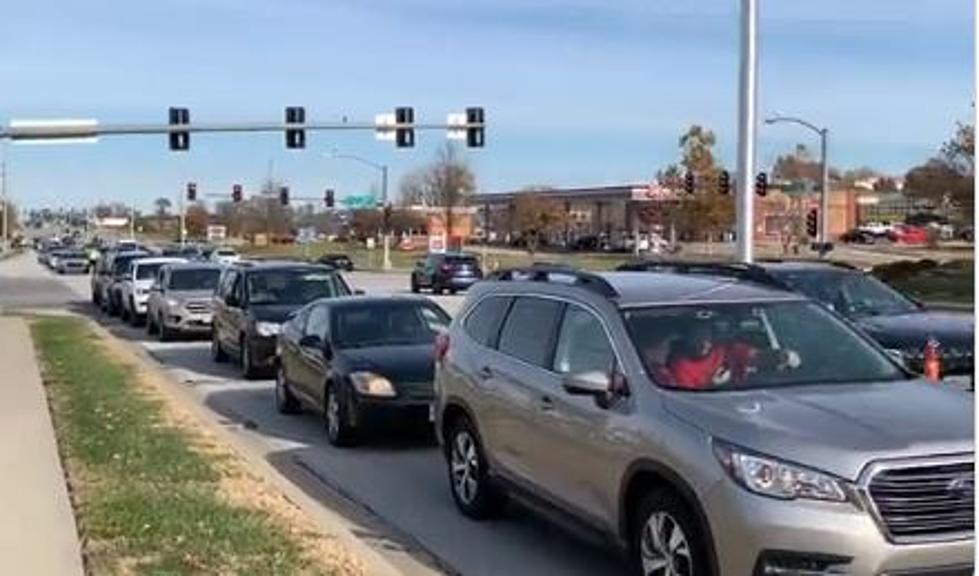 First Whataburger in Missouri Opens, Line Over Half a Mile 