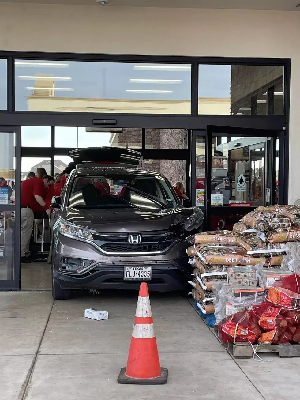 Stolen Vehicle Drives Into North Texas Buc-ee&#8217;s