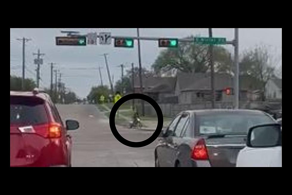 Hilarious Video of Texas Police Chasing Man on Tiny Dirt Bike