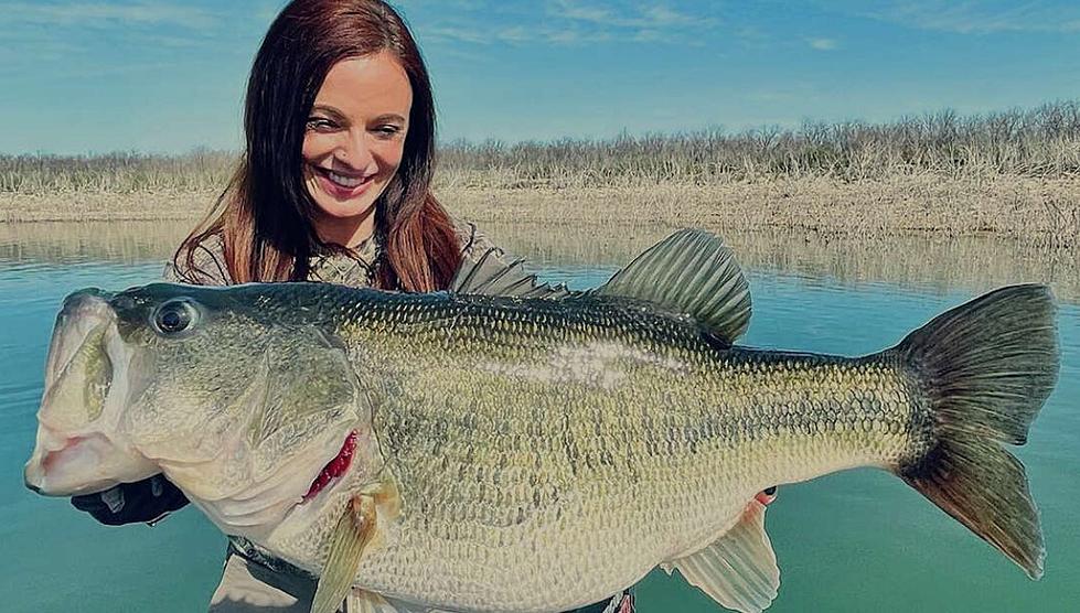 Texas Female Just Reeled In A Record Breaking 12 Pound Bass Beast