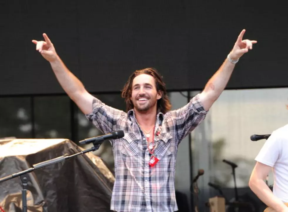 Barefoot With Jake Owen! [VIDEO]