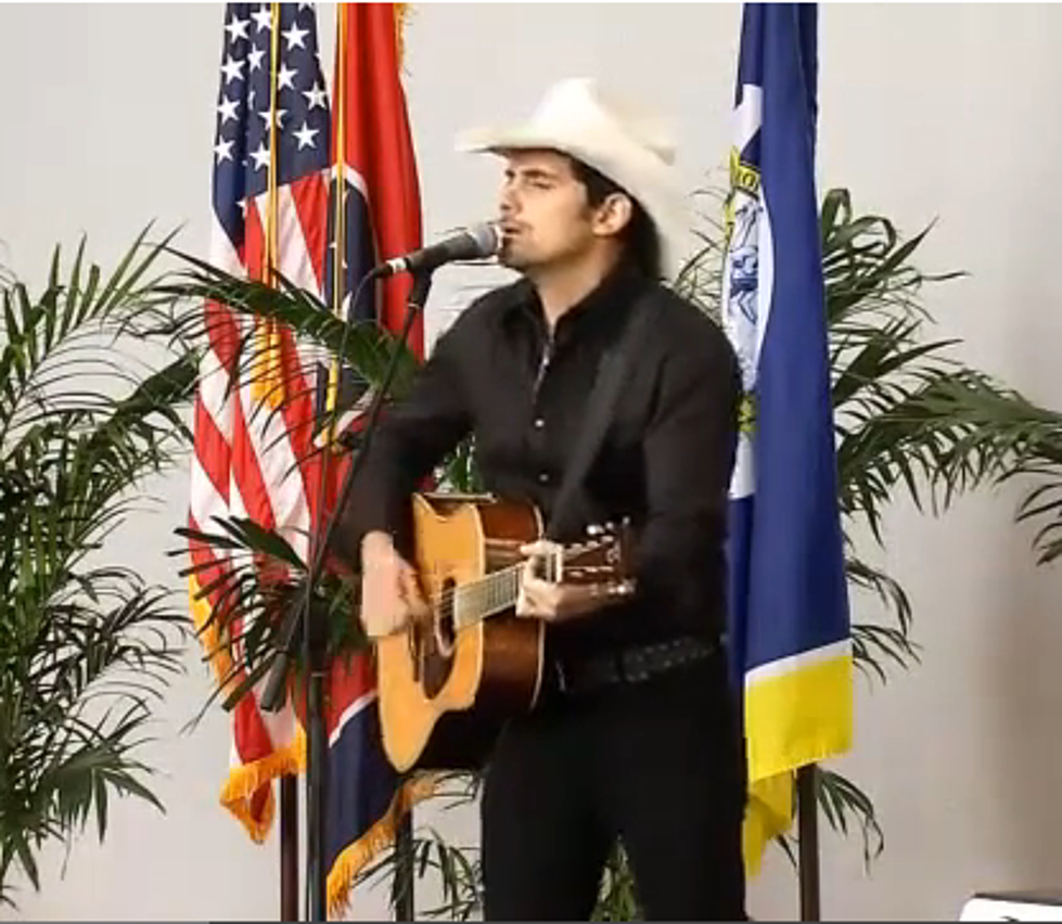 Brad Paisley Forgets the Lyrics to One of His Songs (Video)