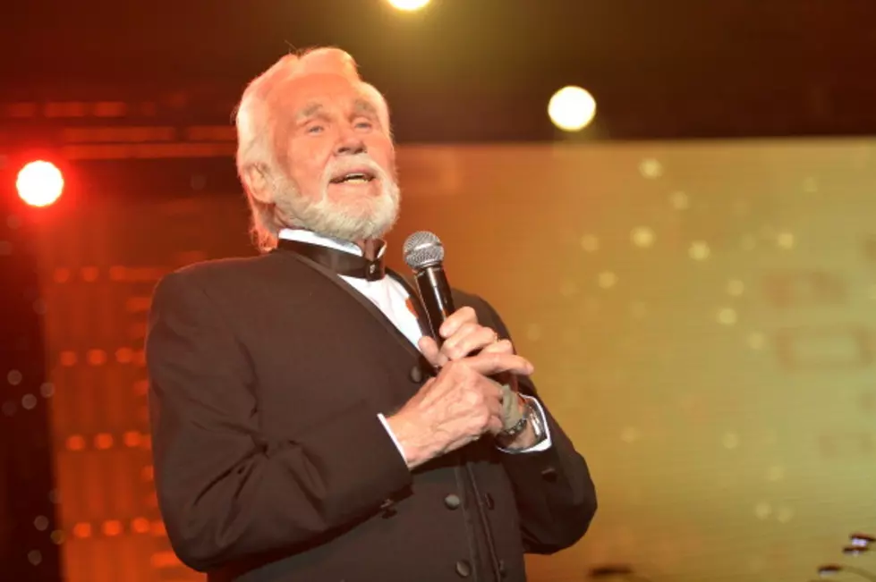 Kenny Rogers Has Skin Cancer Removed from Face [Photo]