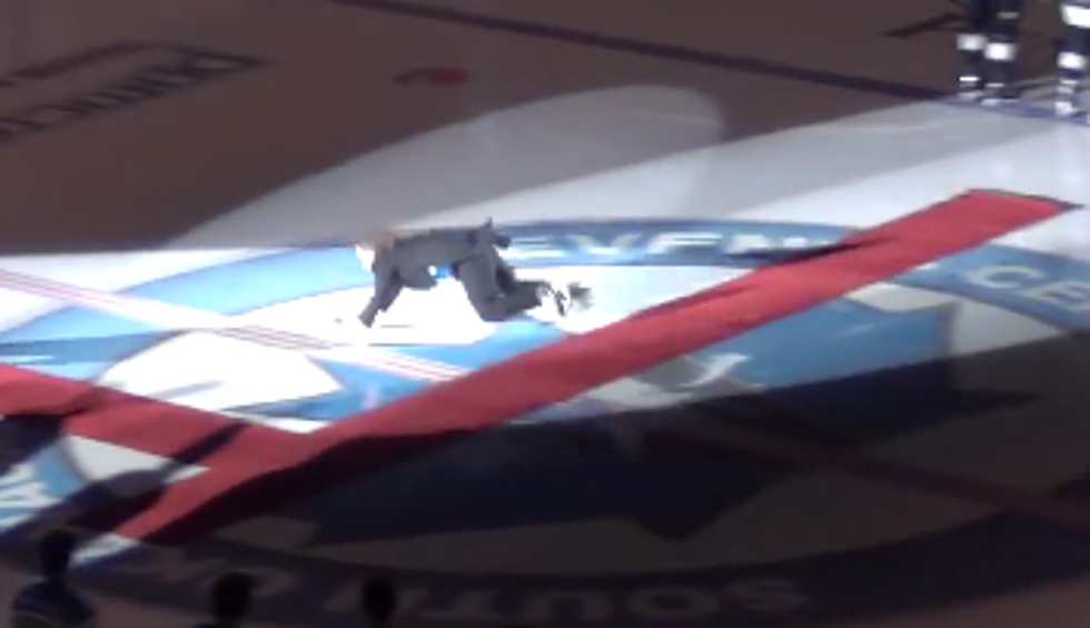 Guy Falls Ice Skating While Singing Canadian National Anthem (Video)
