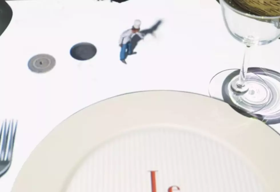 French Restaurant Has Pre-Dinner Show ON Tabletop [VIDEO]