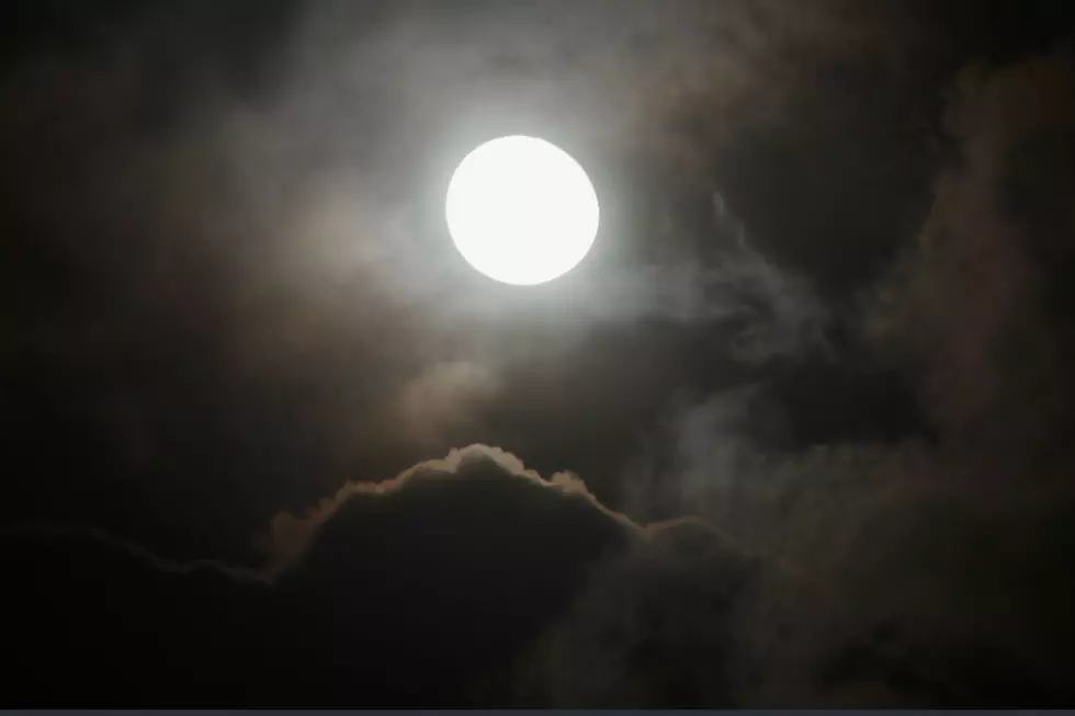 Does the Full Moon Really Make People Act Crazy?