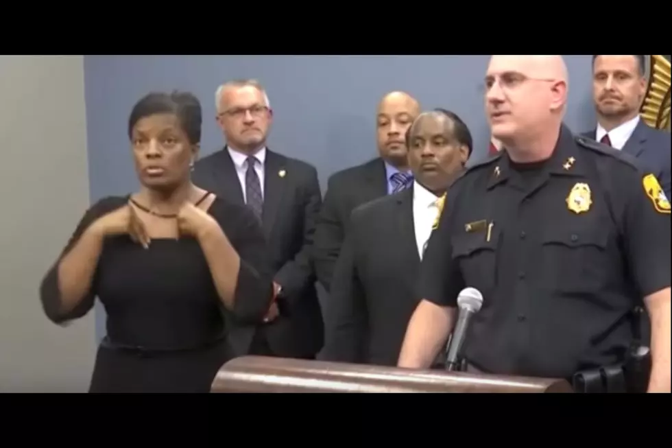 Woman Fools Police Department Officials With Fake Sign Language