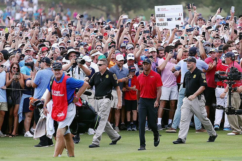The Crowd Following Tiger Woods To Hole 18 At Tour Championship Was Insane [VIDEO]