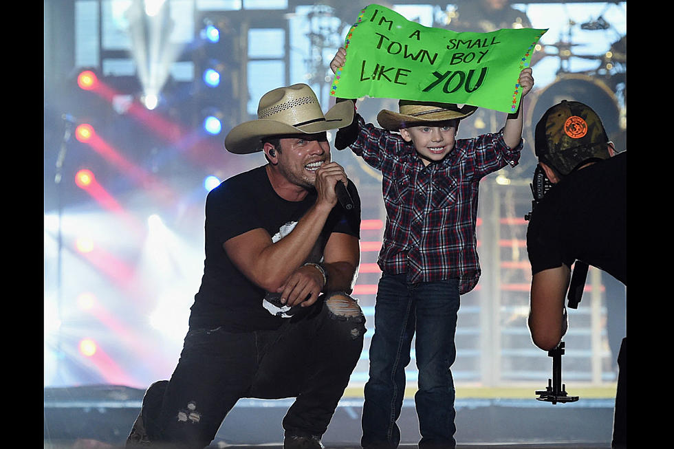 4 Reasons You Can&#8217;t Miss Dustin Lynch at Centurylink