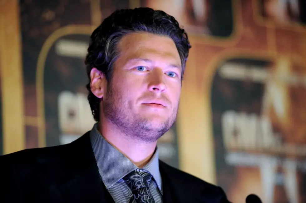 Blake Shelton Tries To Take Over Top Spot From Jessie James [AUDIO/POLL]