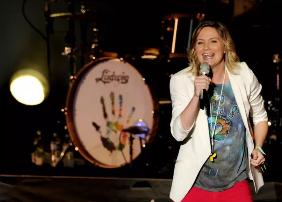 Sugarland&#8217;s Jennifer Nettles is Pregnant [VIDEO]