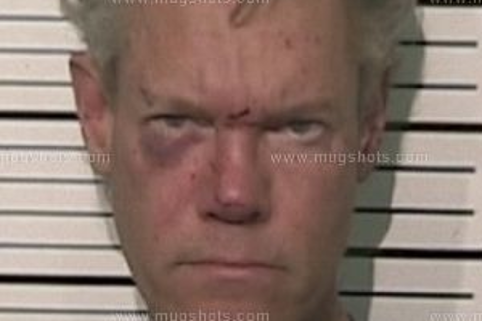 [UPDATE] Randy Travis Found Naked on Road, Arrested for DWI After Car Crash