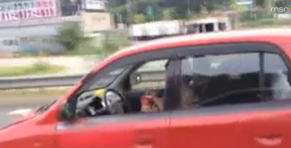 Eating With Chopsticks While Driving &#8212; Stupid Video of the Day
