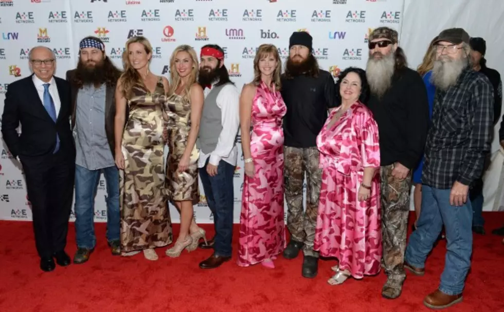 The Duck Dynasty Family Releases &#8216;Duck The Halls: The Robertson Family Christmas&#8217; [VIDEO]