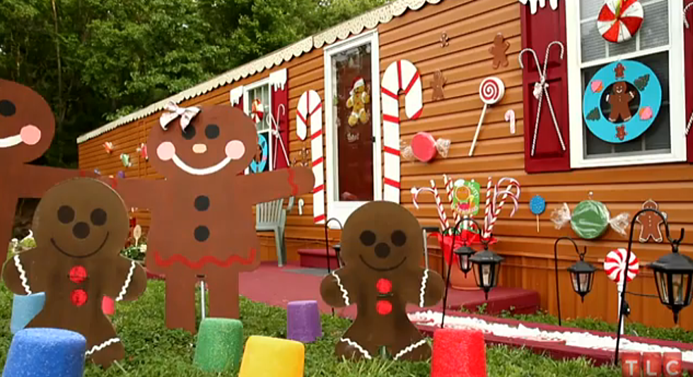 Daughter Gives Her Christmas Obsessed Mother a Gingerbread Home [VIDEO]