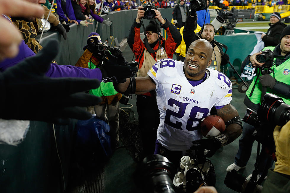 Adrian Peterson Helping His Hometown