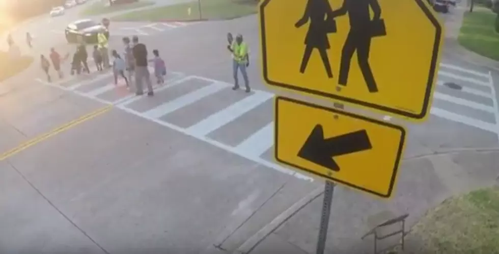 Plano Crossing Guard Shown Some Serious Love from Kids at School