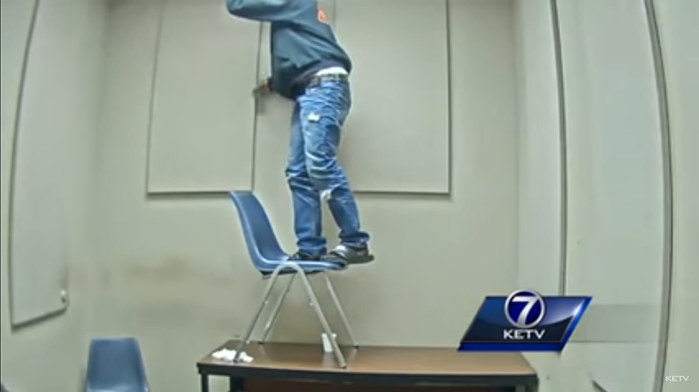 This Week’s Dumb Crook: Dude Hides Cocaine in Police Station Ceiling