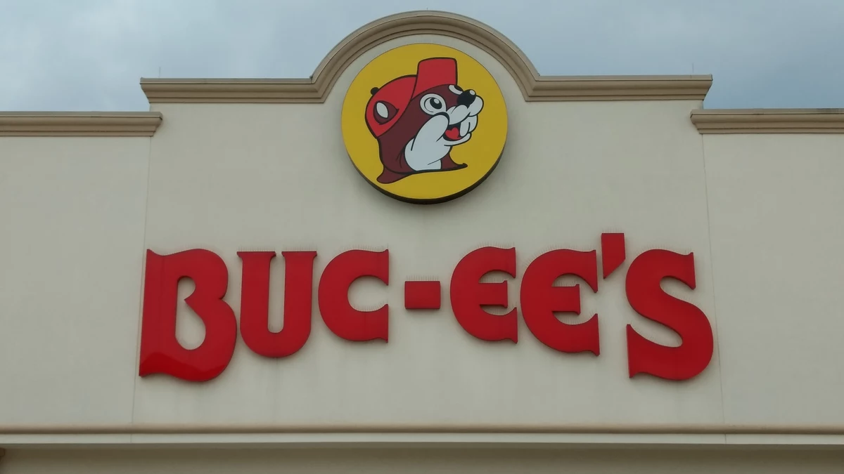 Can't Talk Right Now I'm Doing Spooky Stuff Buc-ees Halloween 2023