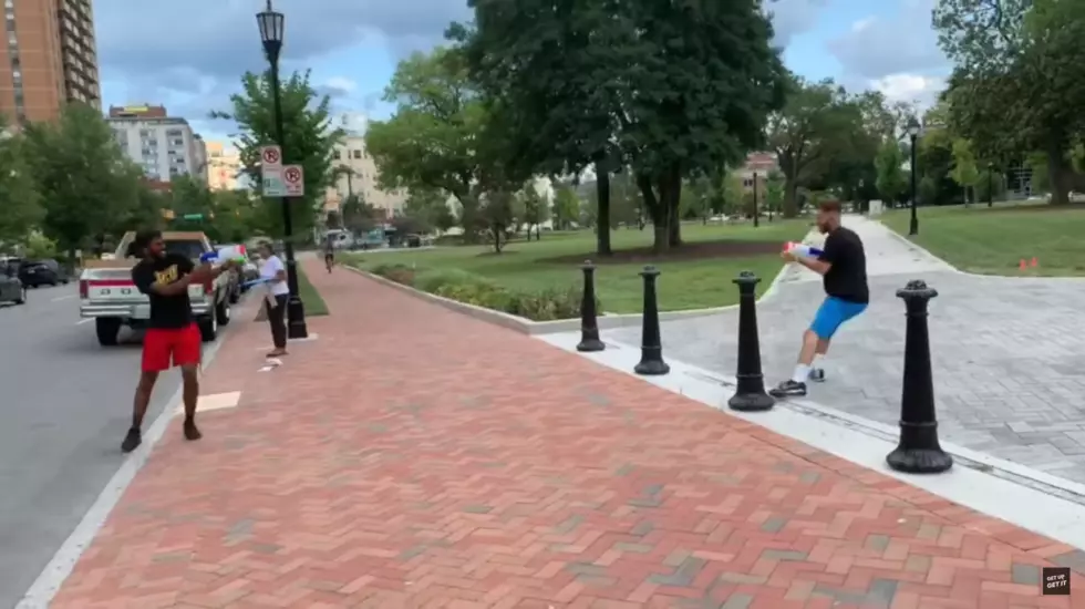 Group Starts Random Super Soaker Battles with Strangers and I&#8217;m All for It