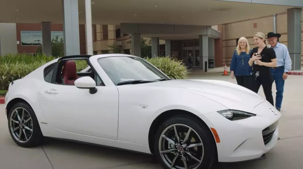 Texas ICU Nurse Who Worked 15-Hour COVID-19 Shifts Rewarded With New Car