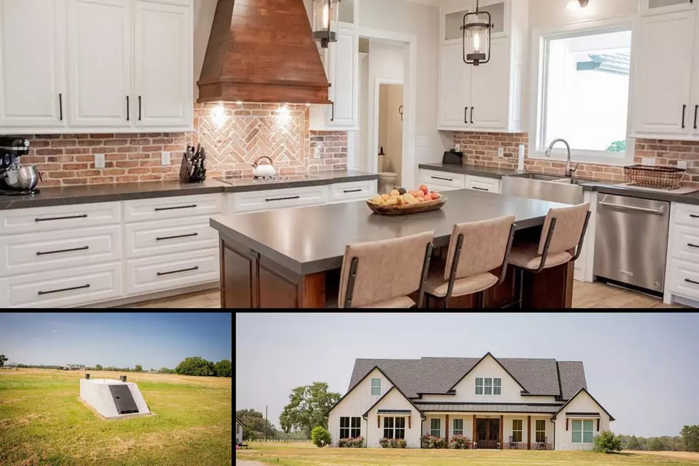 Beautiful Modern Farmhouse For Sale in Ben Wheeler, Texas 