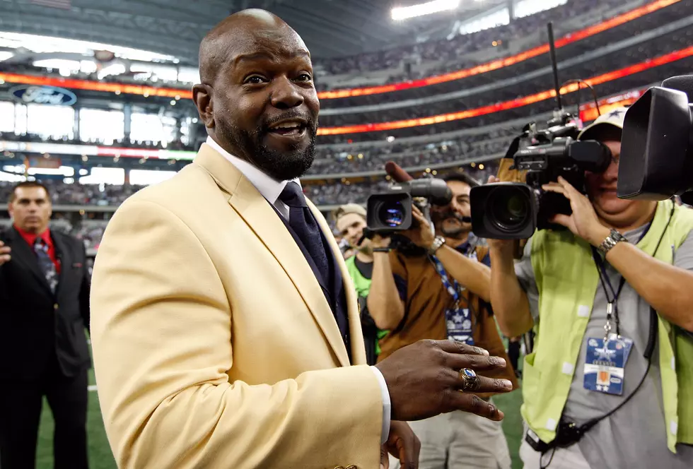 Cowboys Legend Emmitt Smith Shares How to Eat Like Him in Dallas