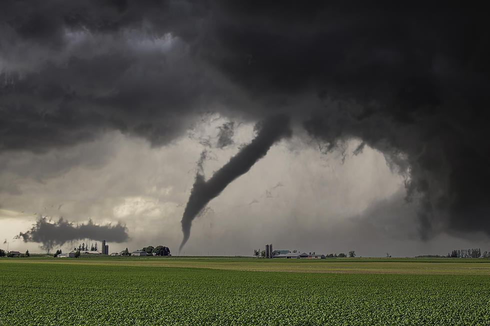 Do East Texas Businesses Have to Give Shelter During a Tornado?