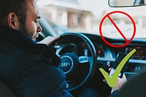 Is it Illegal to Send a Text While Stopped at a Red Light?