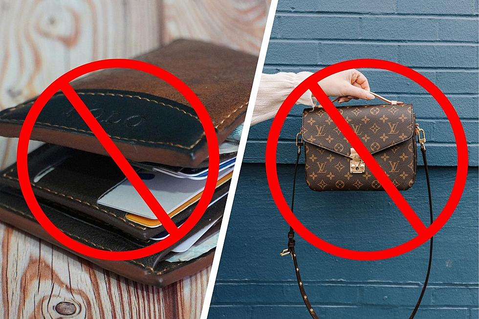 WARNING: Texans Should Never Carry These 11 Items in Their Wallets