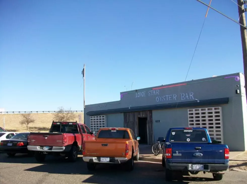 Driver Rocks the Lone Star Oyster Bar in the Depot [PICS]