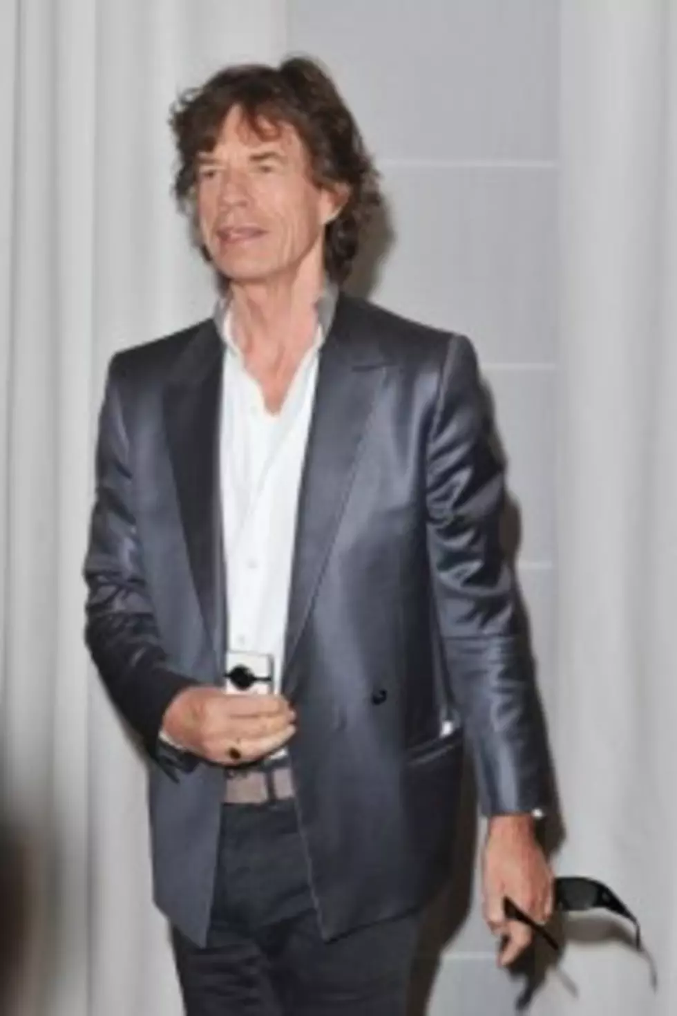 Mick Jagger is a Facebook Junkie, Who Would Have Guessed