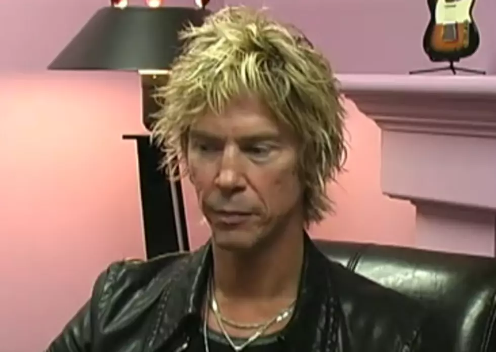 Duff McKagan Removes a Heckler During Book Signing [VIDEO]