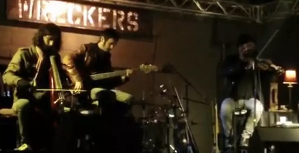 Hurt Plays For 2 Hours At Wreckers [VIDEO]