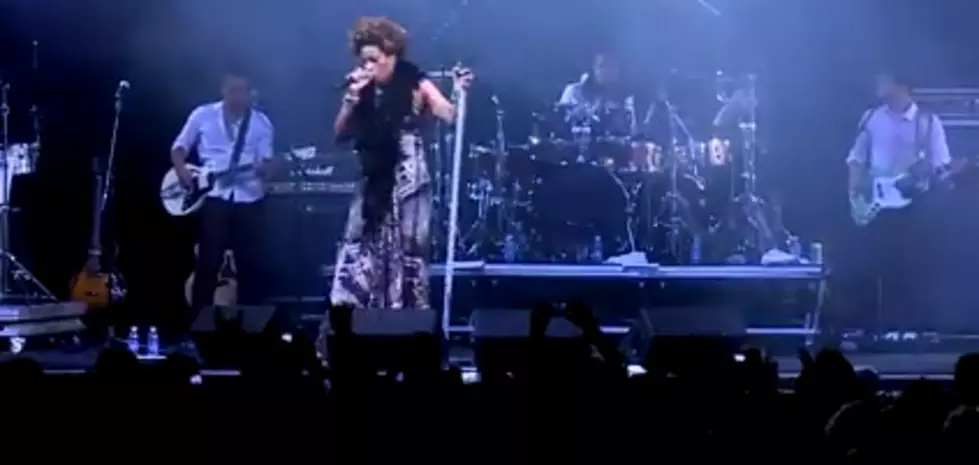 Macy Gray Covers Metallica’s “Nothing Else Matters” [VIDEO]