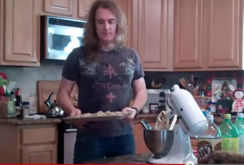 Baking Some Cookies With David Ellefson of Megadeth [VIDEO]
