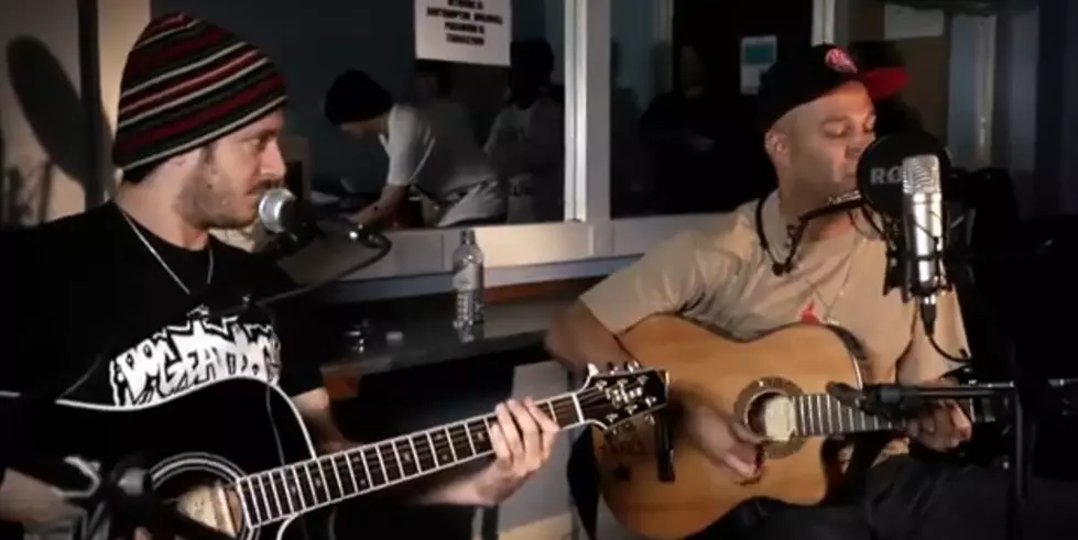 Rage Against The Machine Guitarist Tom Morello Acoustic [VIDEO]