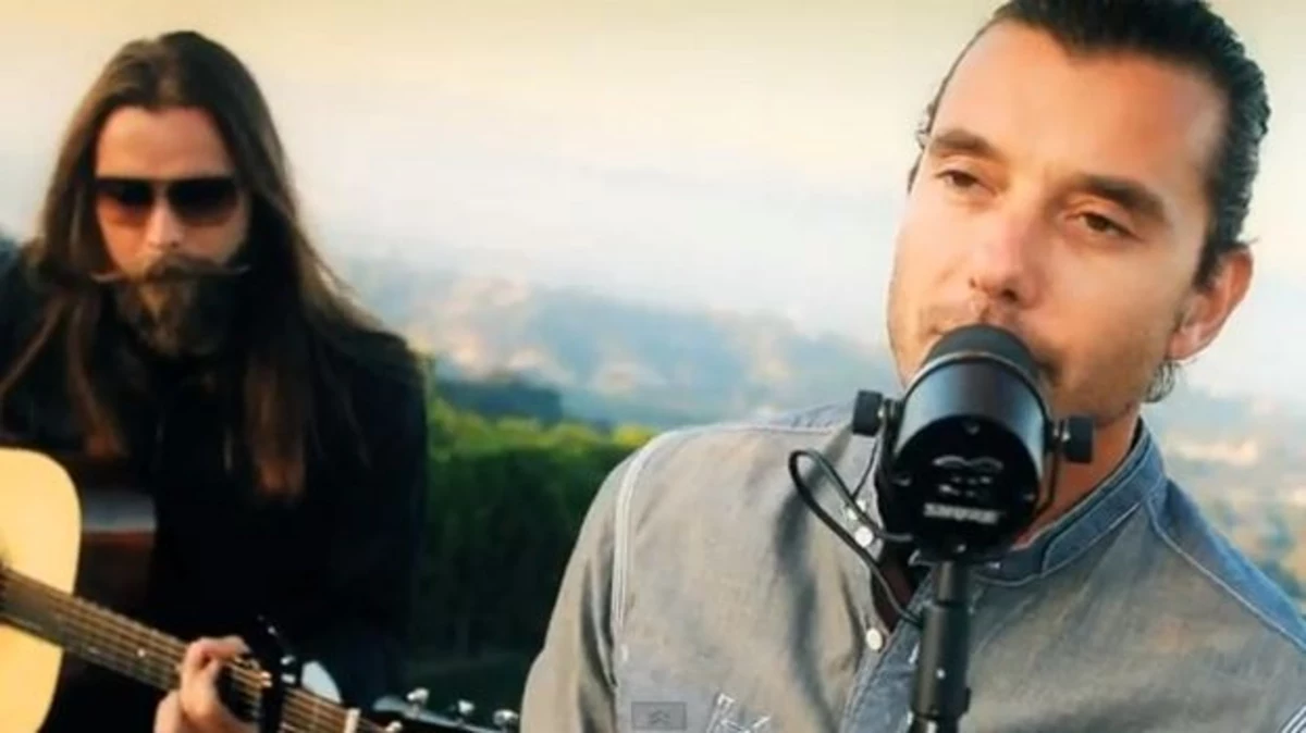 Bush’s Acoustic Cover of “Landslide” [VIDEO]