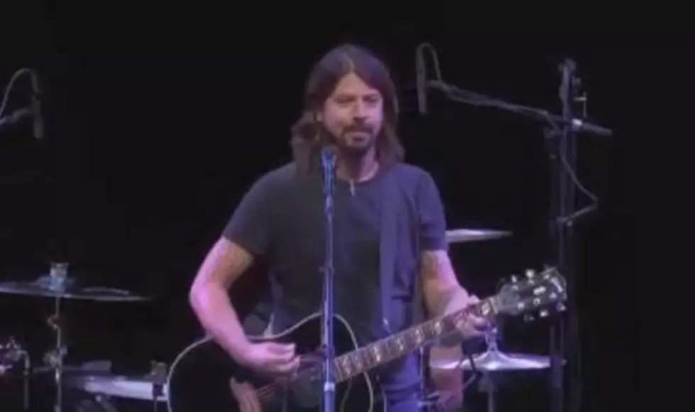 Foo Fighters do an Acoustic Jam at the iPhone Launch Party [VIDEO]